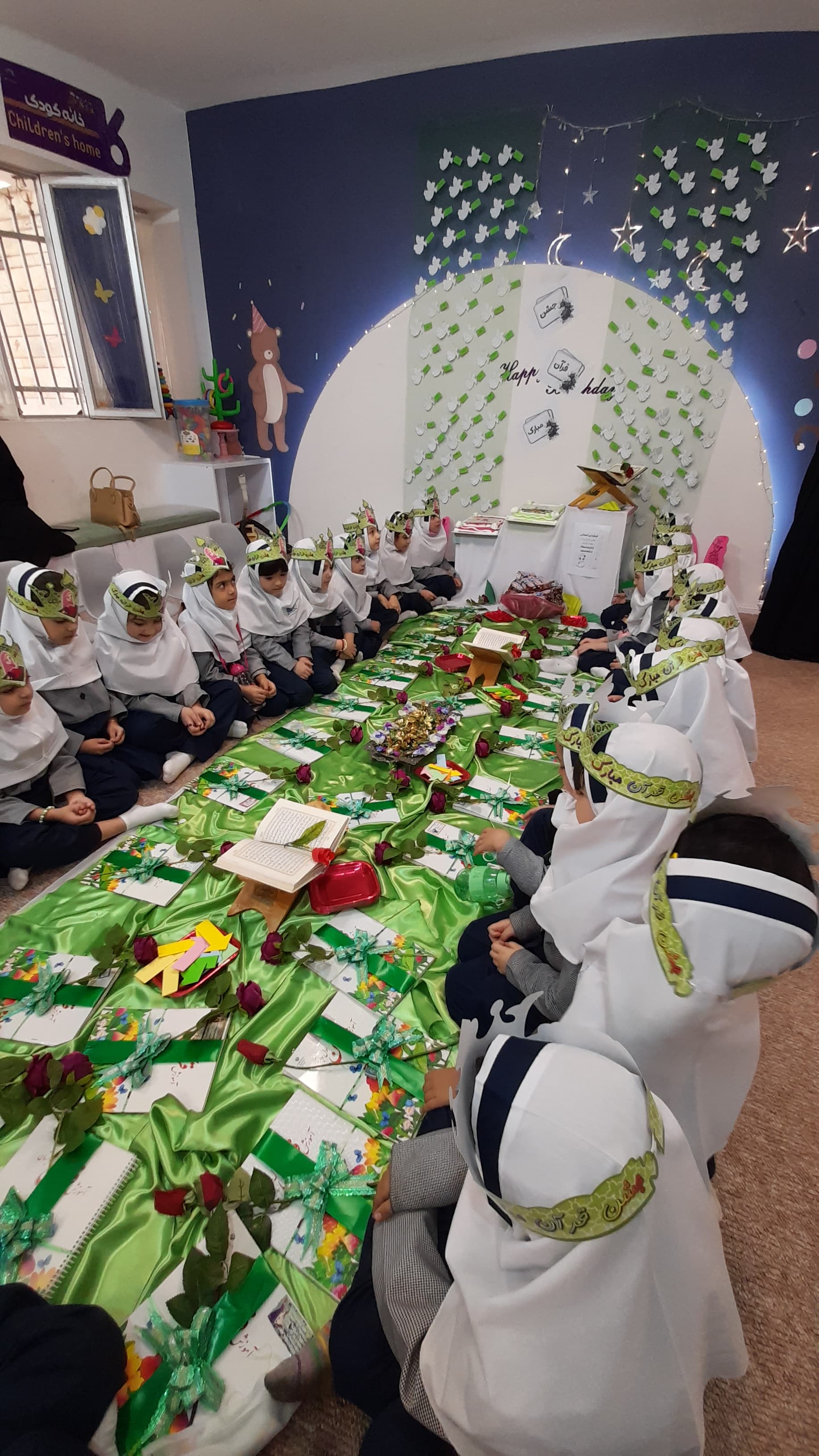 دبستان دخترانه فرهیختگان منتظر